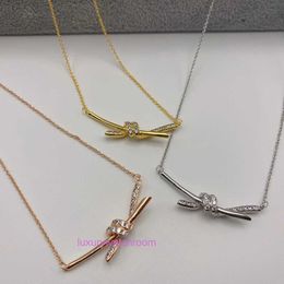 Luxury Tiifeniy Designer Pendant Necklaces V Gold High Knot Necklace with Handmade Diamonds Design Feeling Light end Collar Chain Mesh Red Butterfly