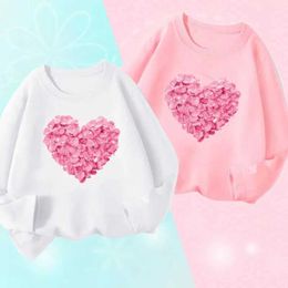T-shirts Pink Heart Print T-shirt Spring Girls Fashion Pink Long sleeved T-shirt Childrens Love Graphic Basic TopL2405