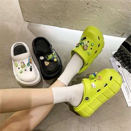 Clog Fashion Shoes Outdoor 828 Charms Women Slippers Thick Sole High Quality Cross Summer Sandals for Girls 230807 b 162 d f1d9 f19