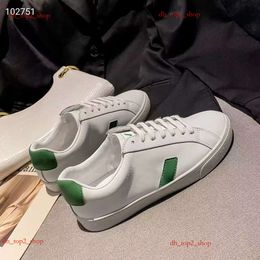 Vejaon Sneaker Designer White Black Blue Grey Green Red Vejasneakers Casual Shoes Orang Womens Mens Shoes Plate-forme Sneakers Woman Trainers Size 36-45 6758