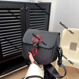 2024 Irongate T Crossbody Bag Uk London Fashion Handbag Waterproof Bags Trapstar Bag Luxury Designer Sports Messenger College Trap Star Bag Tote Bag Shoulder Bag 251