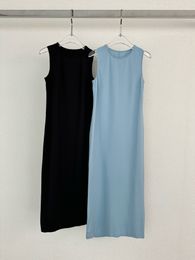 A minimalist slim fit with no embellishments on the tank top dress