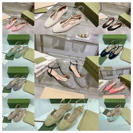 15a Sandale Designerschuhe Leder Außensohle Sandalen Buchstaben Frauen Tanzkleid Schuh Wildleder Flachschuhe Wildleder Panel Frau Schuhe Größe 35-41