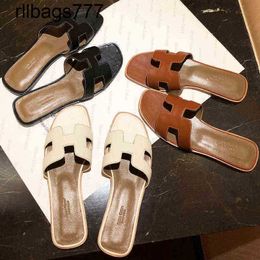 Original Oran Designer Luxury Slipper Slides Women Wear Fashionable and Versatile Net Red Flat Bottom Leather Sandals in Summer Seaside Travel and Vacation Beach