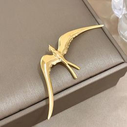 Brooches ALLYES Fashion Stainless Steel Brooch For Women Men Glossy Metal Bird Swallow Suit Decoration Pin Jewelry Gifts