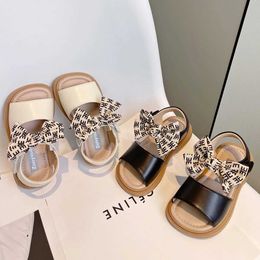 Sandals Unishuni Toddler Girl Sandal Baby Princess Open Toed Summer Shoe Children Bowtie Strap Beach Sandal Kid Non-Slip Soft Sole Flats Y240515