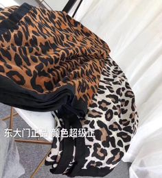 Korea East Gate Black border scarf Ms Cotton and linen Leopard scarf Long section Thicken Warm big shawl factory whole5907355