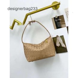 Purse Bags Simple Shoulder Woven Bottgas Lady Bag Classic Venetas Womens Single New Fashion 2024 Casual Lunch Box Handheld Wallace Underarm Totes XZ4X