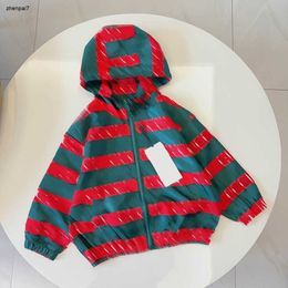 Top kids jackets Colorful stripe design baby coat Size 100-150 boys girls Outerwear Hooded child Sunscreen clothing Jan20