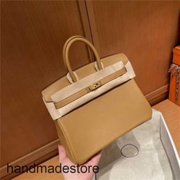 Leather Platinum Tote Bag the Original of Family Is Handmade with Wax Thread Sewn Biscuit Colour Gold Buckle Leather for Women ECLK