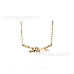 2024 New Designer Jewellery Tiffanyjewelry Necklace Fashion High Quality Necklace Women Necklace Silver Goldplated Knot Knot Necklace With Diamond Studded 441
