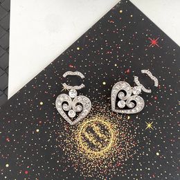Brand Designers Letters Stud Dangle Earrings Luxury Brand Women Rhinestone Heart Hoop Earring 18K Gold Plated for Wedding Party Jewerlry Accessories A1590