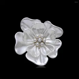 Brooches Elagant Camellia Flower Brooch For Women Fashion White Floral Decoration Lapel Pins Delicate Plant Corsage Wedding Jewellery Gifts