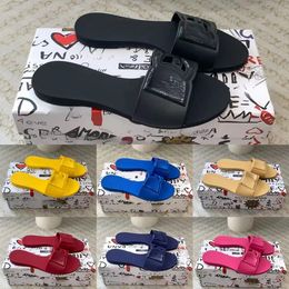 Ladies Designer Fashion Sandals Spring Casual Rubber Slippers Women's Flat Bottom Beach Shoes Summer Outdoor Waterproof Wearable Jelly Shoes One Word Slippers
