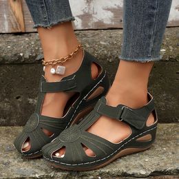 Slippers Summer Womens Closed Toe Wedge Sandals 2023 New Plus Size Female Beach Shoes Outdoor Roman T-strap Women Casual Comfort Sandals Q240515