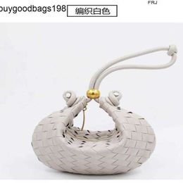 Bottegvenets Handbags Turns Bag Divani 2024 New Product Woven Solid Colour Fashion Handbag Small Golden Ball Genuine Leather Womens Casual Shoulder Have Log Frj