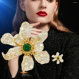 Brooches Luxury Rhinestone Geometric Snowflake Flower Fashion Crystal Brooch Pins For Women Clothing Wedding Party Jewellery Gift