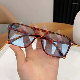 Sunglasses Fashion Vintage Square Rivet Women For Men 2024 Sun Glasses Punk Shades Designer Flat Top UV400