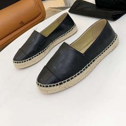 New 100% Leather Channeles Dress Shoes Canvas Loafers Espadrilles Woman Luxe Cap Toe Genuine Leather Quilting Pure Hand Sewing Womans Flats Slippers 4F