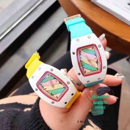 RM Watch Date Brand Female Armband Watchs Girl Ladies Bunte süße Farbe Diamantstil Luxushöhe Qualität Band Gummi Uhr 01