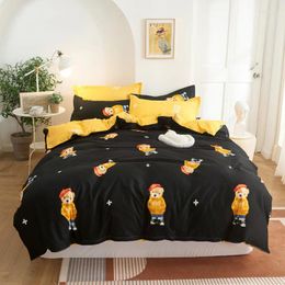Bedding Sets 4pcs Black Yellow Printed Bed Cover Set Lovers Cartoon Duvet Adult Child Sheets And Pillowcases Comforter