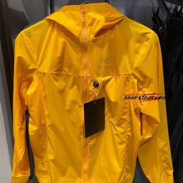 ARC Waterproof Coat Windproof Jacket Heopquamish Lightweight Hooded Leather Jacket for Men and Women, with a Charging Wind Case and Upf Resistant Design