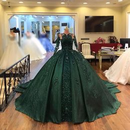 2022 Dark Green Red Quinceanera Dresses with Long Sleeves Lace Applique Beaded Satin Floor Length Pleats Sweet 15 16 Birthday Ball Gown 242Y