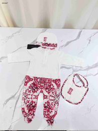 Top newborn jumpsuits Symmetric pattern toddler Five piece set Size 0-18 M Jumpsuit Saliva towel Hat Fang Bei Embrace a quilt 24Mar