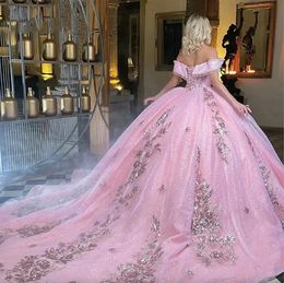 Pink Glitter Crystal Beading Tassel Ball Gown Quinceanera klänningar från axeln paljett Applices spets söta vestidos de 15 anos