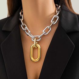 Pendant Necklaces Thick chain with large oval pendant necklace suitable for women fashionable charm womens necklace necklace accessories 2023 fashionable jewelr