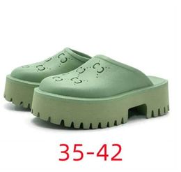 Men Women's platform perforated sandal Summer Shoe Top designer womens slippers Candy Colours Clear Fashion Beach Slippers 001