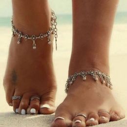 Fußkettchen Vintage Silber Farbglocke Anhänger für Frauen Hollow Flowers Sommer Strand -Knöchelarmband Fußkette Schmuck