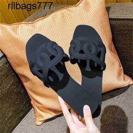 Home Oran Luxury Designer Slipper Original Slides Fashion Pig Nose Female Aloha Suer Vacation Wear Flat Bottom Sandals Beach Flat Heel Sandals