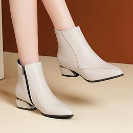 Boots 2024 Winter New Pointed Solid Side Zipper with Square Heel Leather Outer Wear Womens Warm Versatile Comfortable Naked H240516