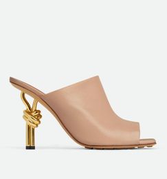 2024 Summer Walk Designer Womens Knot Sandals Shoes Open Square Toe Mules Sculptural Metal Stiletto Heels Nappa Leather Lady Elegant Walking High Heel Sandal Box