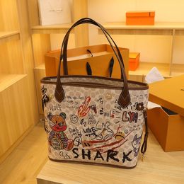 Womens Bucket Graffiti Bag Luxury Designer Handbag Cute Bear Higher Quality Large Fashions Female tote Bag 240515