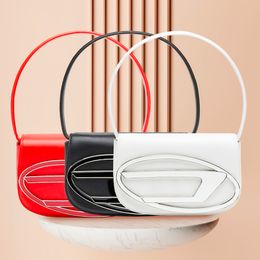 Fashion Luxury handbag Shoulder saddle Designer bag for Woman crossbody pochette Even mini tote bag strap hobo Leather satchel Clutch mens Silver lady Underarm bags