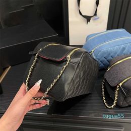 Designer Makeup Bag Leather Toiletry large capacity cosmetics bag Fashion women Make-Up Travel Handbags Purses