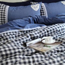 Bedding Sets Handsome Blue Plaid Set Lace Print Duvet Cover Elegant Bedspread Wrinkle Bed Sheet White Skirt
