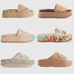 Donna pantofole Sandals moda Sandals spiaggia spessa pantofole piattaforma di design di lusso di lusso alfabeto slides piatto in pelle