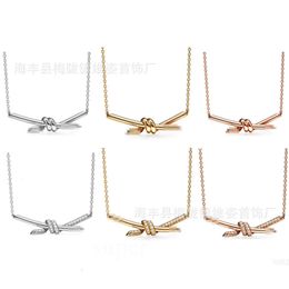2024 New Designer Jewellery Tiffanyjewelry Necklace Fashion High Quality Necklace Women Necklace Silver Goldplated Knot Knot Necklace With Diamond Studded 160