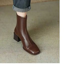 Boots 2024 Spring and Autumn New Fashion Square Head Womens Naked Versatile Comfortable Back Zipper High Heel H240516