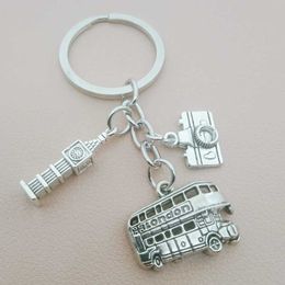 Keychains Lanyards 1 London Keychain Big Ben Keychain London Bus Amulet with Camera British Traveler Gift Y240510