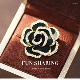 Brooches 2024 Camellia Brooch Women's Simple And Versatile Niche Suit Pin Jewellery Wholesale