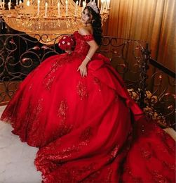 Red Giltter residos de 15 Quinceanera Dresses 2024 어깨 스팽글 짧은 슬리브 보우 공주 무도회 파티 가운