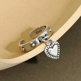 Band Rings 925 SterlSilver Love Heart shaped Tassel Ring Suitable for Female Couples New Fashion Retro Thai Silver Punk Party Jewelry Gift J240516