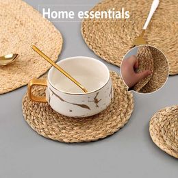 Mats Pads 1 piece of handmade woven anti slip roller coaster corn shell used for dining tables dining tables circular insulation mats table mats and home de J240514