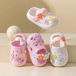 Summer Childrens Slippers Baby Cute Flowers Soft Sole Sandals Indoor Soft Anti Slip Girl Sandals Hole Shoes Kids Beach Shoes 240508