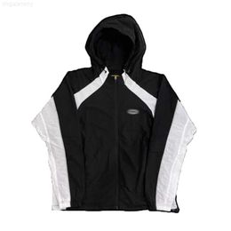 Mens Designer Jackets Luxury Windbreaker Clothes Zipper Hoodie Windproof Sports Suit Spring Summer Jackets Raincoat Fashion Contrast Panel Hoodie Coat CNNH