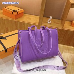 Luxury Designer Handbag For Men And Women High Quality Diagonal Bag Embossed Chain Underarm Bag Light Luxury Tote Bag Large Capacity Shopping Bag KQ04